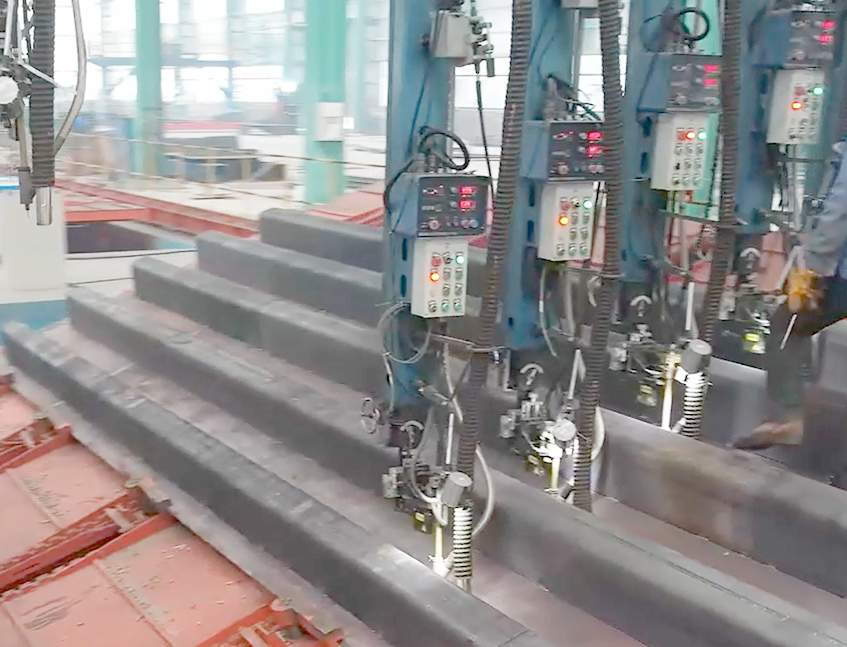 U-Rib External Welding Machine